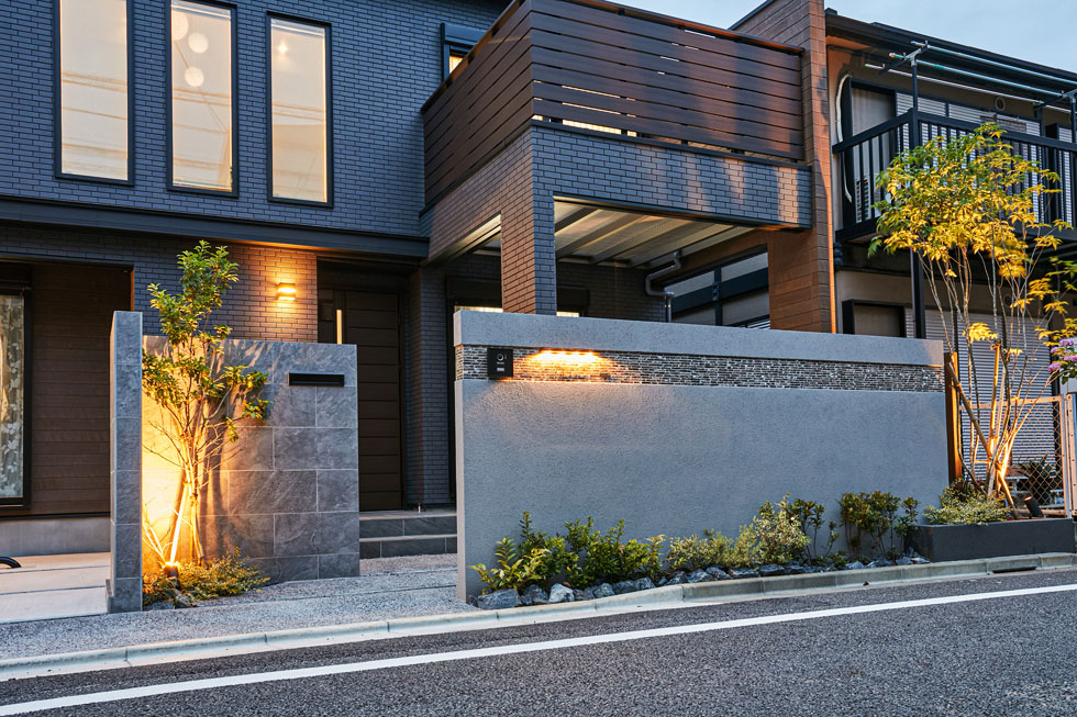 家族で安心して過ごせるグレーシックな空間